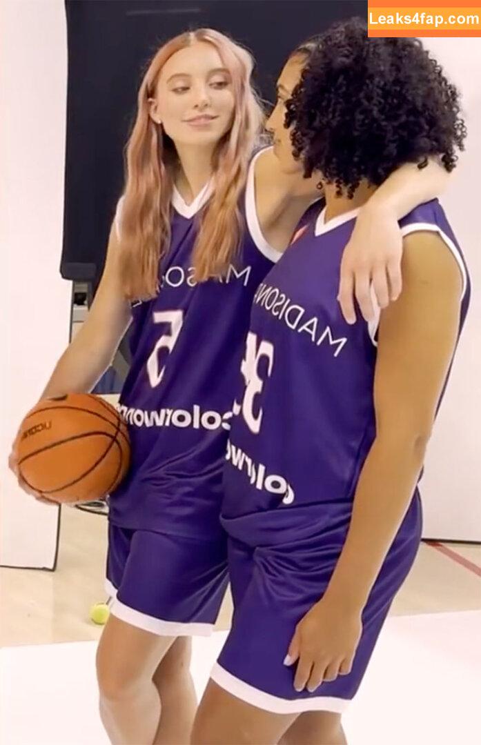 Paigebueckers /  leaked photo photo #0008