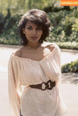 Pam Grier photo #0029