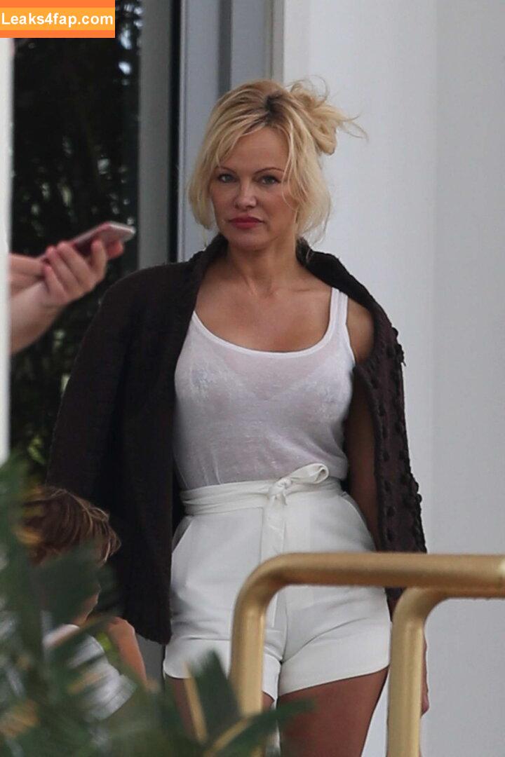 Pamela Anderson / mepamelaanderson / pamelaanderson leaked photo photo #0613