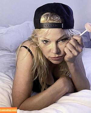Pamela Anderson photo #0044