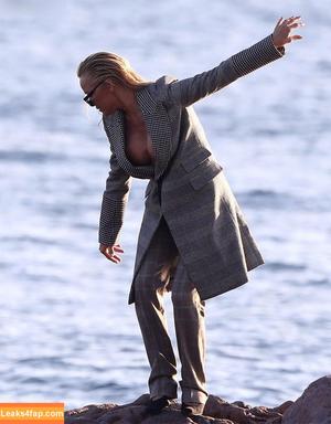 Pamela Anderson photo #0475