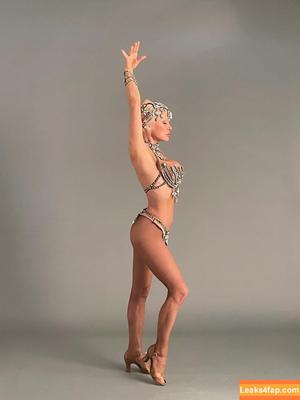 Pamela Anderson photo #0681