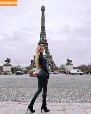 Pamela Reif photo #0012