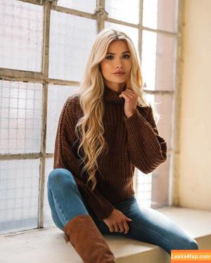 Pamela Reif photo #0042