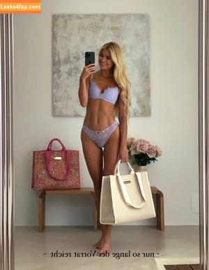 Pamela Reif photo #0134