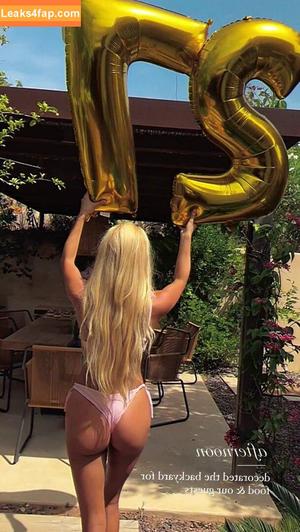 Pamela Reif photo #0188