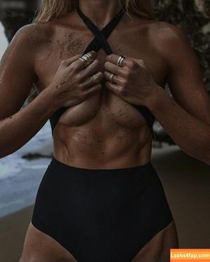 Pamela Reif photo #0239