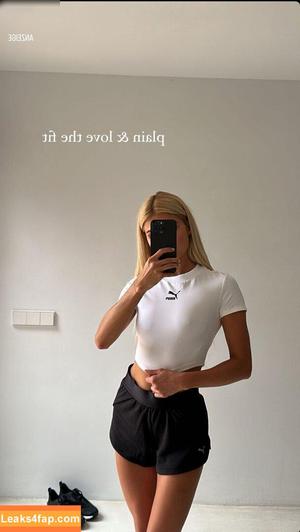 Pamela Reif photo #0308