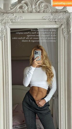 Pamela Reif photo #0438