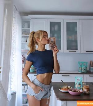 Pamela Reif photo #0514