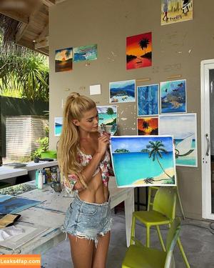 Pamela Reif photo #0551
