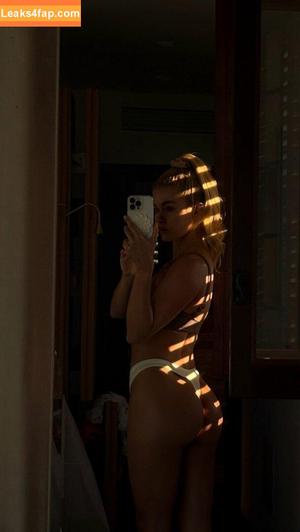 Pamela Reif photo #1094