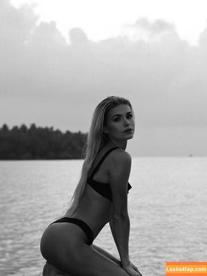 Pamela Reif photo #1116