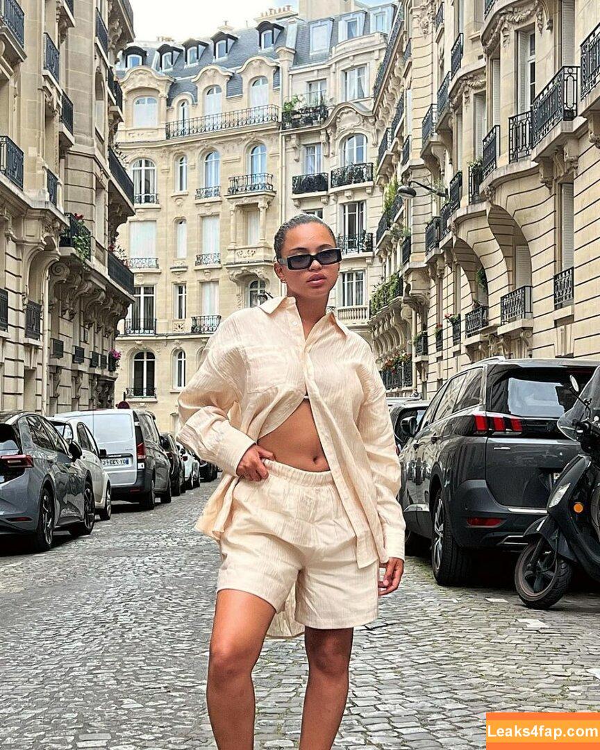 Paola Locatelli / Paola Lct / paolalct leaked photo photo #0012