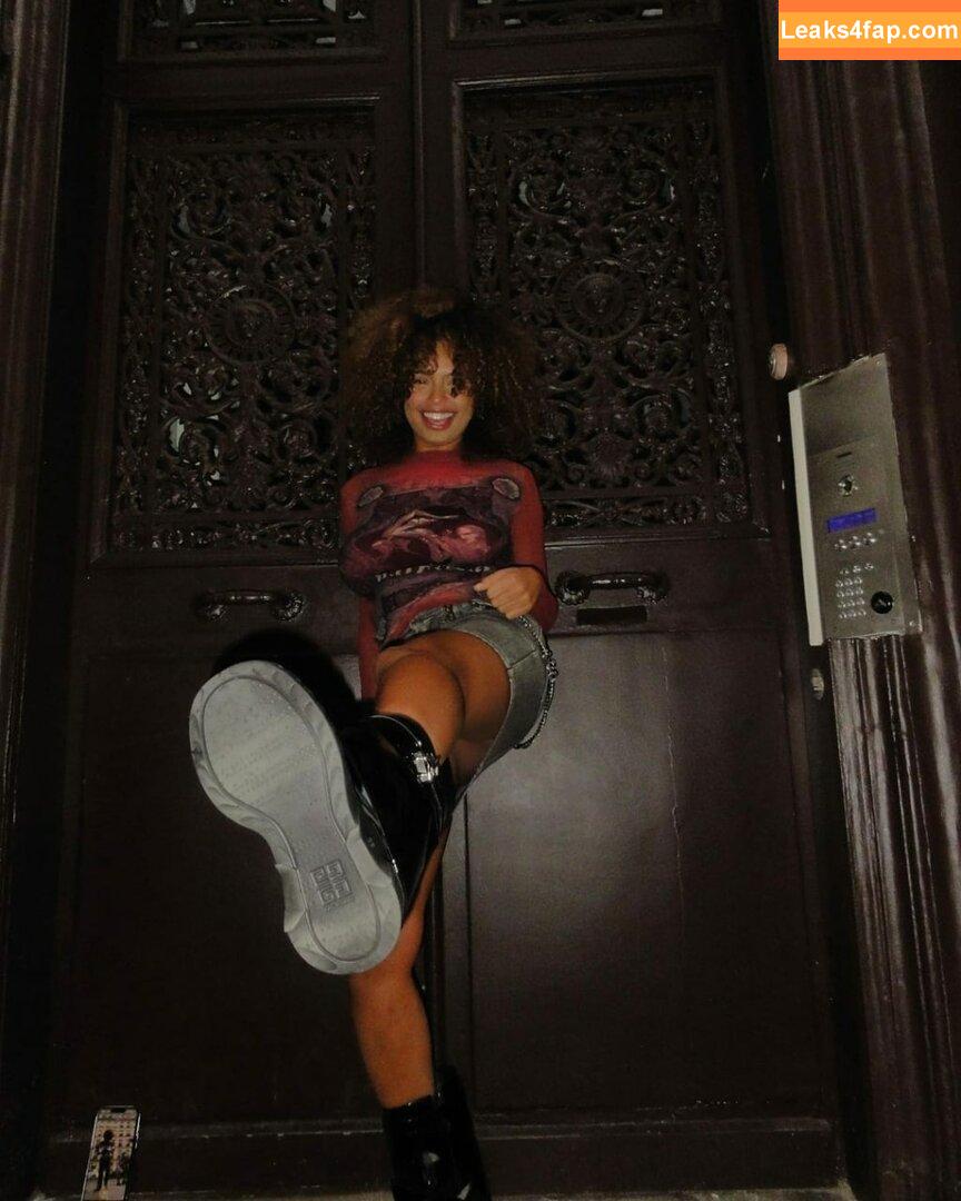 Paola Locatelli / Paola Lct / paolalct leaked photo photo #0037