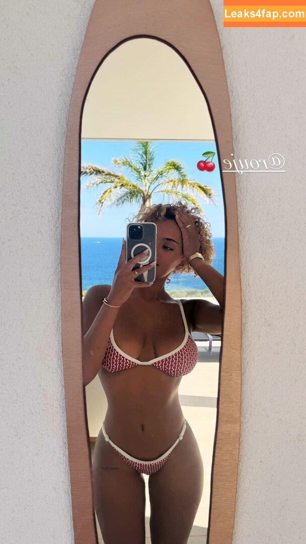 Paola Locatelli / Paola Lct / paolalct leaked photo photo #0363