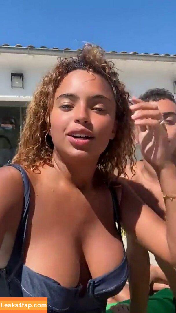 Paola Locatelli / Paola Lct / paolalct leaked photo photo #0374