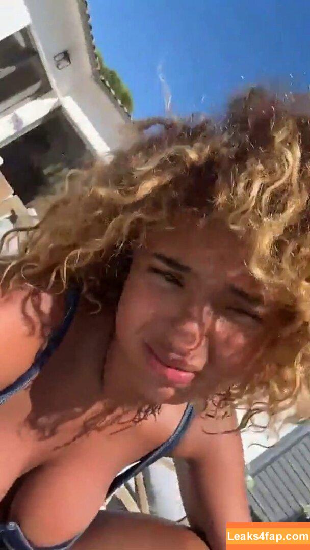 Paola Locatelli / Paola Lct / paolalct leaked photo photo #0378