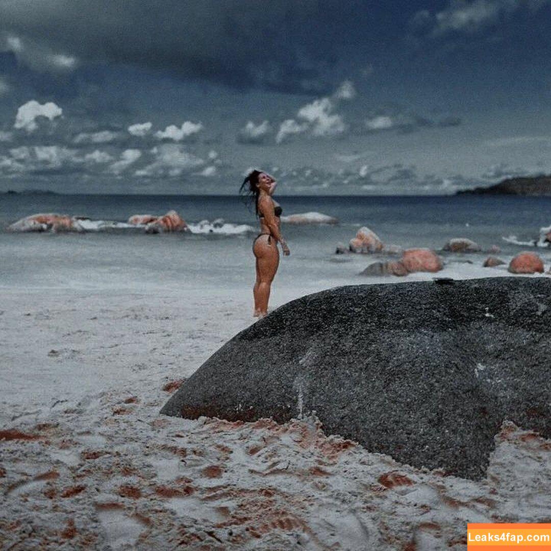 Paolla Oliveira / paollaoliveirareal / paulinhamissbumbum leaked photo photo #0387