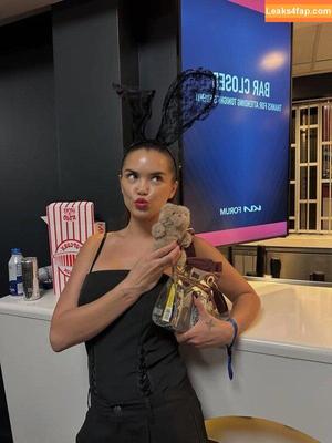 Paris Berelc photo #0366