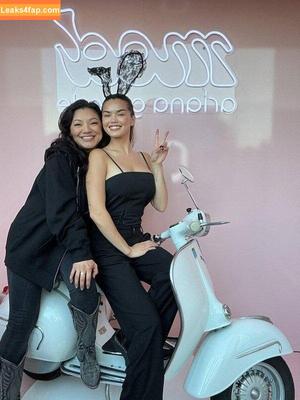 Paris Berelc photo #0367
