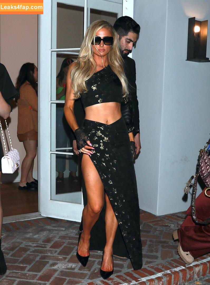 Paris Hilton / https: / parishilton leaked photo photo #0119
