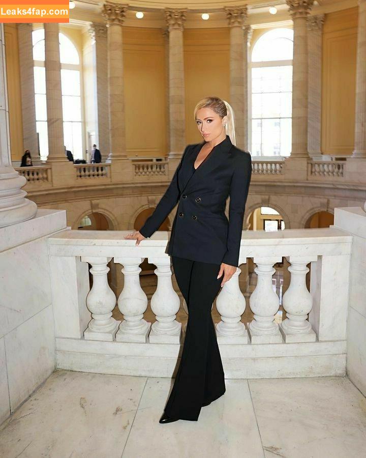 Paris Hilton / https: / parishilton leaked photo photo #0176