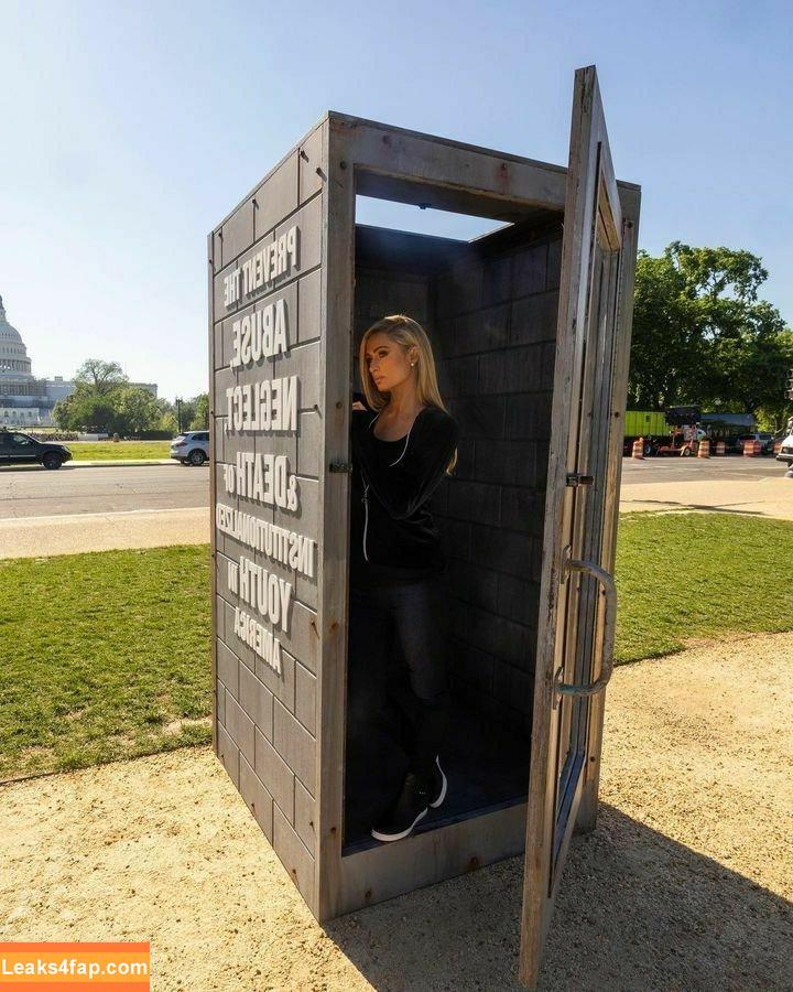 Paris Hilton / https: / parishilton leaked photo photo #0182