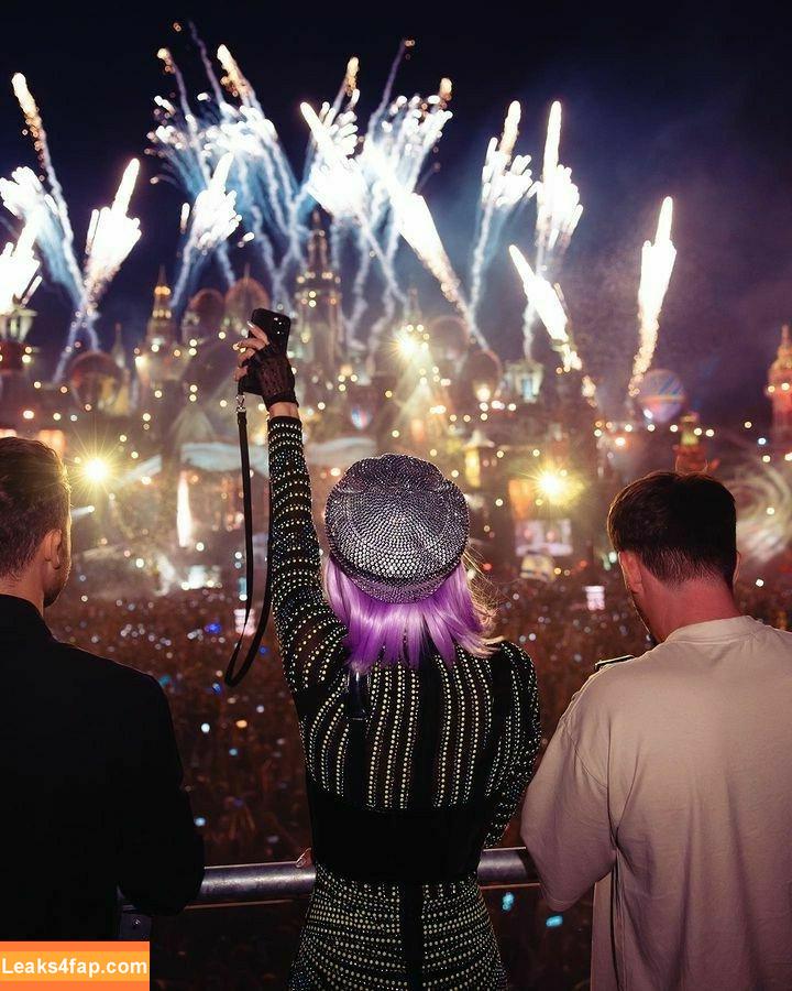 Paris Hilton / https: / parishilton слитое фото фото #0221