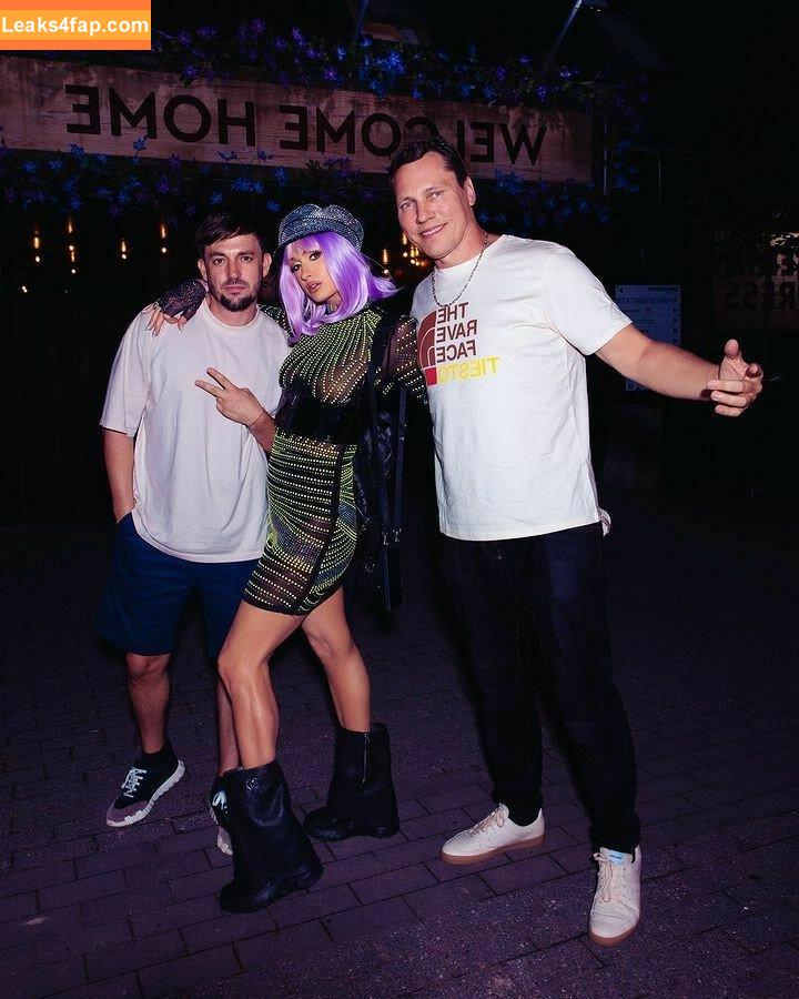 Paris Hilton / https: / parishilton слитое фото фото #0224