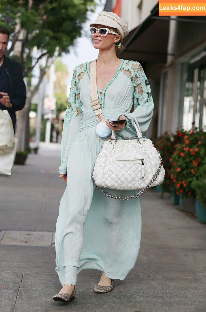 Paris Hilton / https: / parishilton leaked photo photo #0269