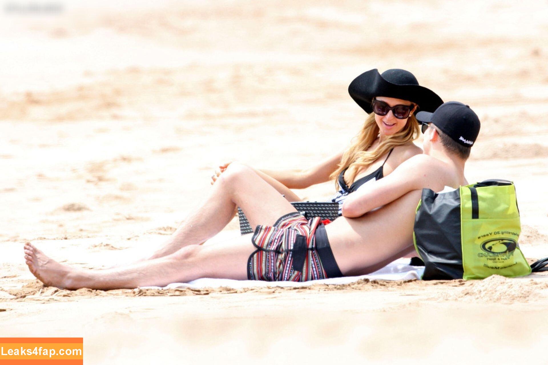 Paris Hilton / https: / parishilton leaked photo photo #0617