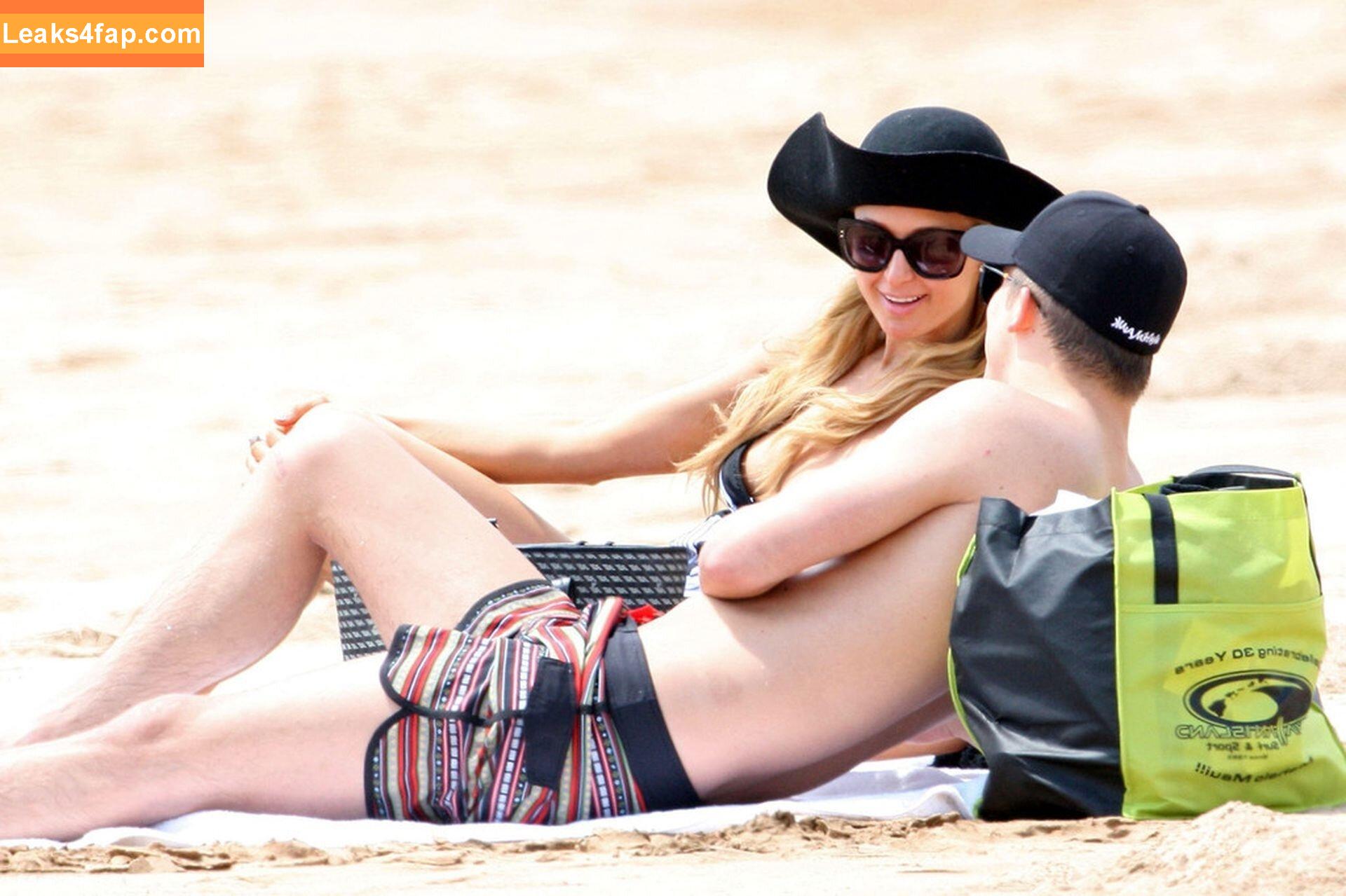 Paris Hilton / https: / parishilton leaked photo photo #0619