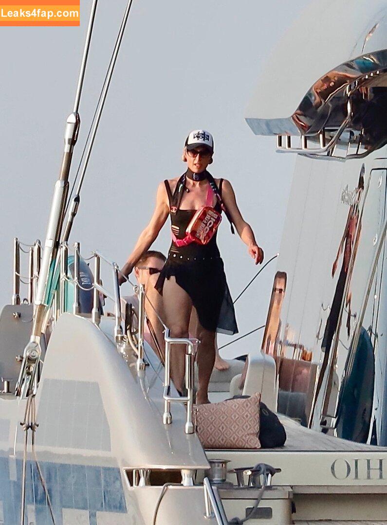 Paris Hilton / parishilton leaked photo photo #0951