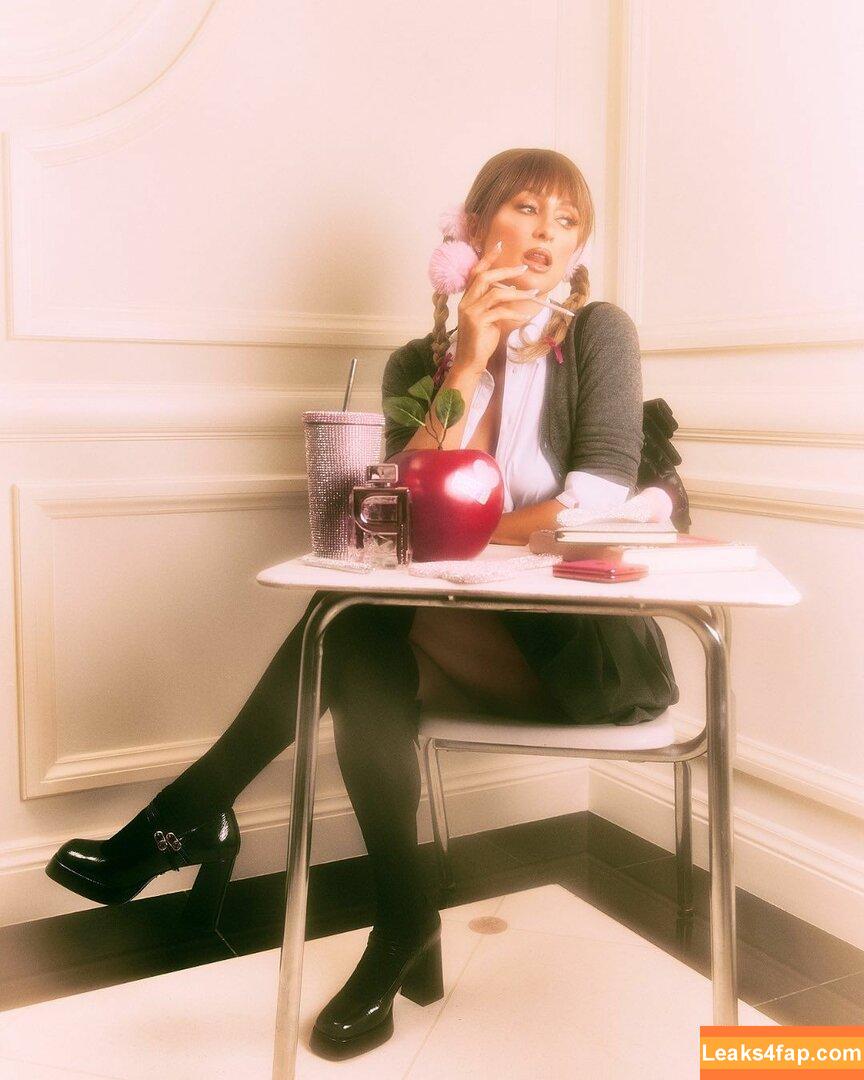 Paris Hilton / parishilton leaked photo photo #1436