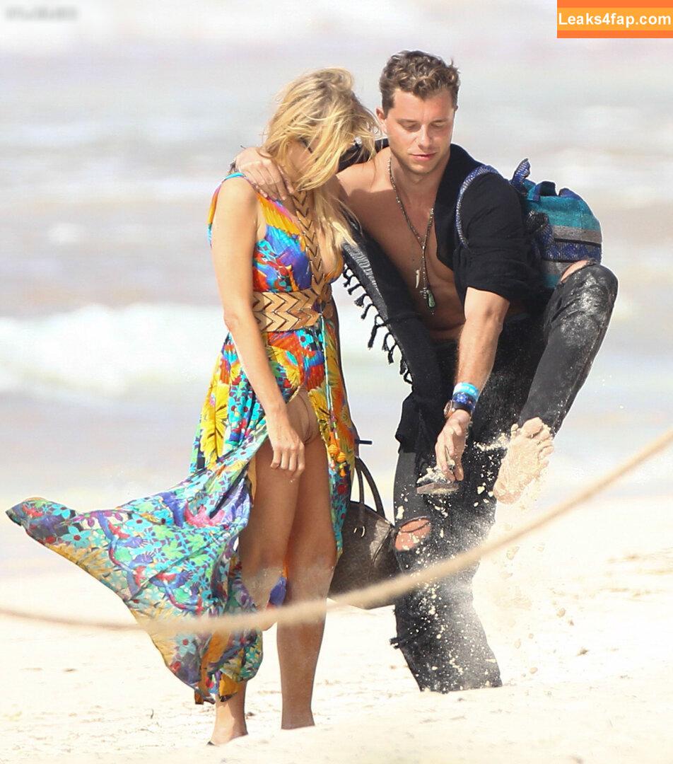 Paris Hilton / parishilton leaked photo photo #1636