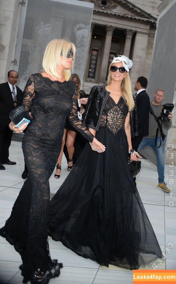 Paris Hilton / https: / parishilton leaked photo photo #1989