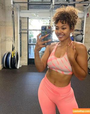 Parker McKenna Posey photo #0088