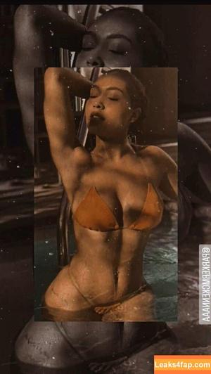 Parker McKenna Posey photo #0147