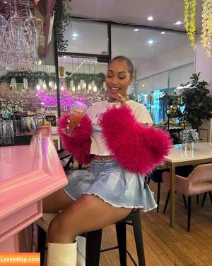 Parker McKenna Posey photo #0253