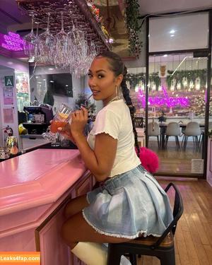 Parker McKenna Posey photo #0259
