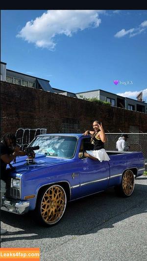 Parker McKenna Posey фото #0262