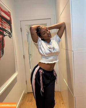 Parker McKenna Posey фото #0265