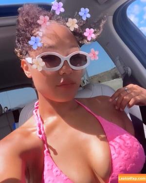 Parker McKenna Posey photo #0283