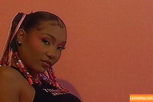 Parker McKenna Posey photo #0302