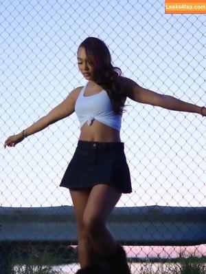 Parker McKenna Posey фото #0310