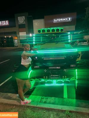 Parker McKenna Posey фото #0312