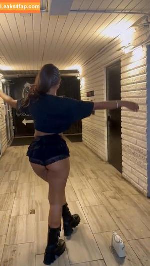 Parker McKenna Posey фото #0316