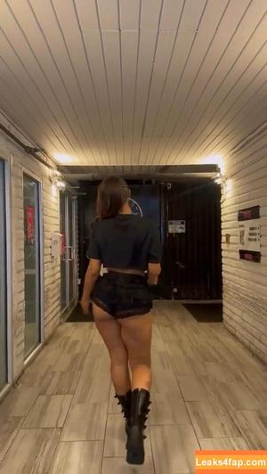 Parker McKenna Posey фото #0317