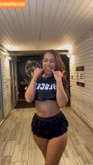 Parker McKenna Posey фото #0318